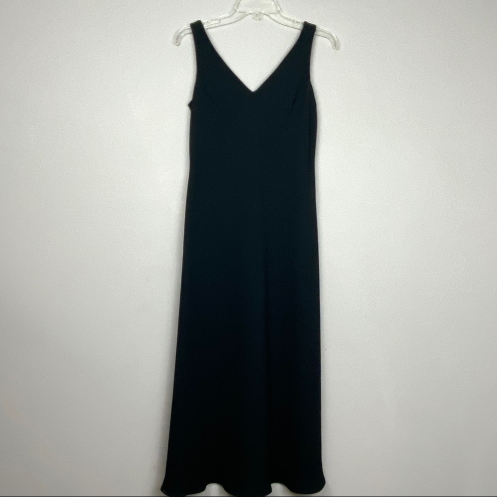 Jones New York size 8 shift dress v neck